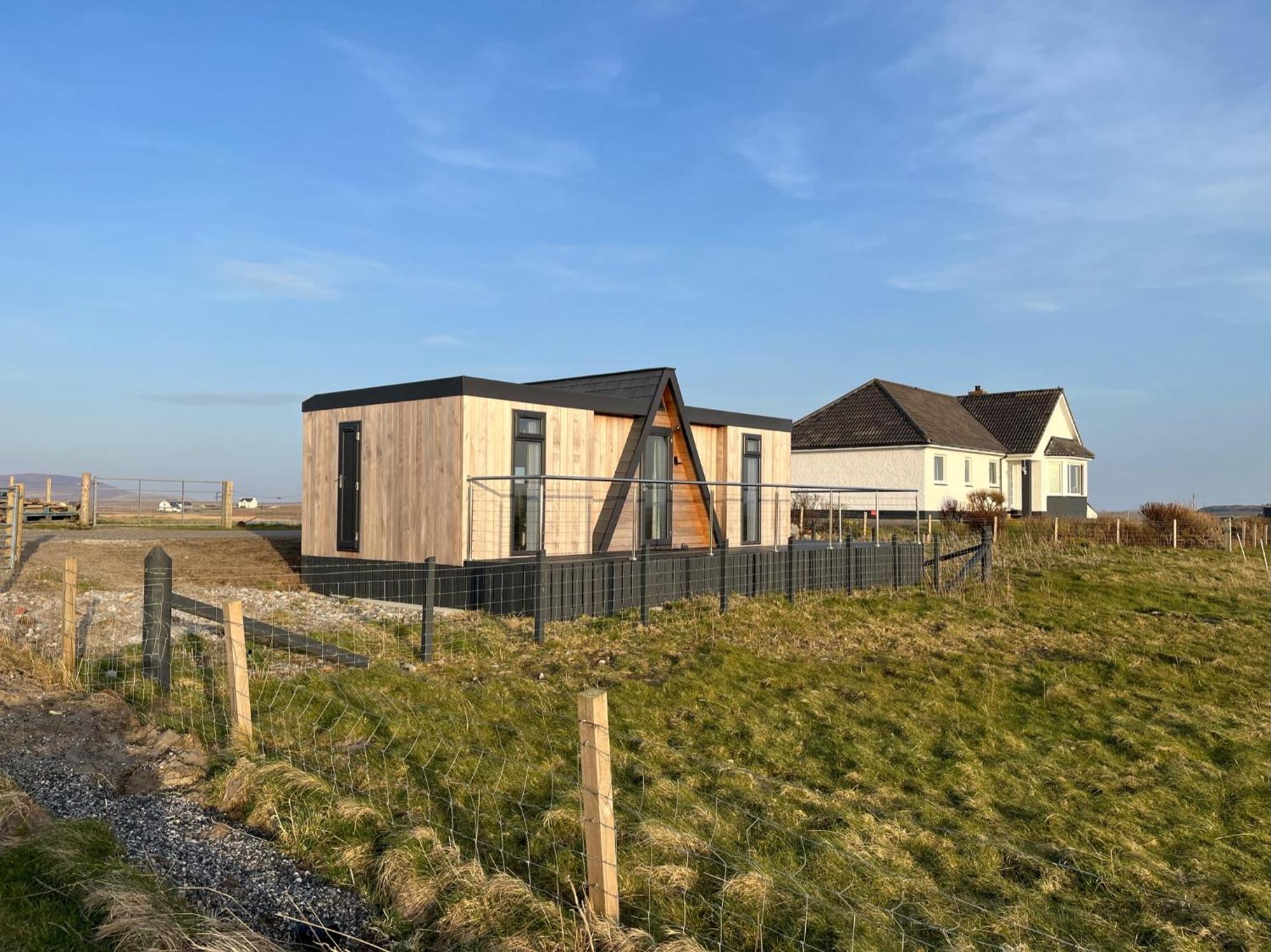 Seas The Day - Self Catering Lodge North Uist Paible Extérieur photo